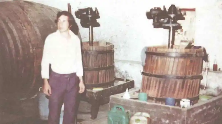 BURSA’NIN MEYHANELERİ, ŞARAPHANELERİ, NİLÜFER ŞARAPÇISI, MİSİ ŞARAPHANELERİ ve TRİLYE BAKÜS ŞARAPÇILIK