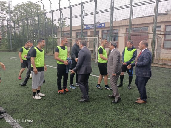 Okullar Arası Öğretmenler Voleybol ve Futbol Turnuvası Başladı