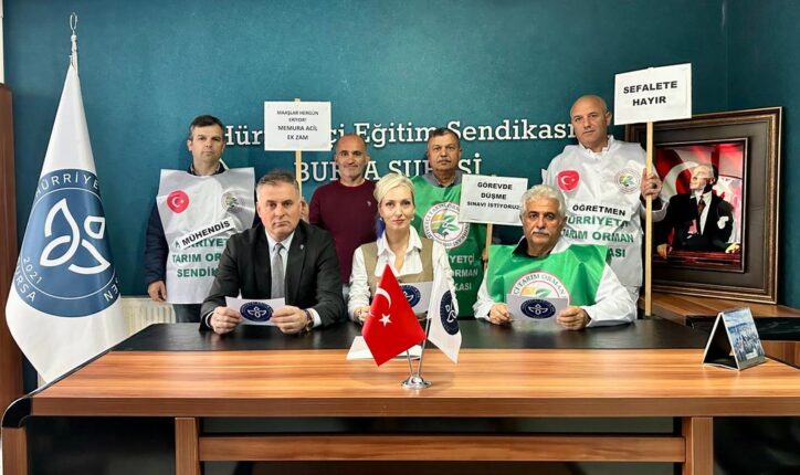 Açılan musluktan bir damla bile içmek memurlara nasip olmamıştır.