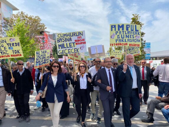 Nilüfer’den İktidara İYİ Yürüyüş!