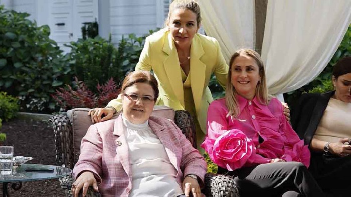 MERVE MERMER’İN AİLE VE SOSYAL POLİTİKALAR BAKANI İLE İSTİŞARESİ