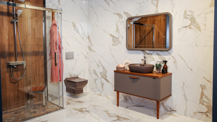 Renklerin enerjisi, karo ve vitriye serileriyle iç mekanlara taşınıyor