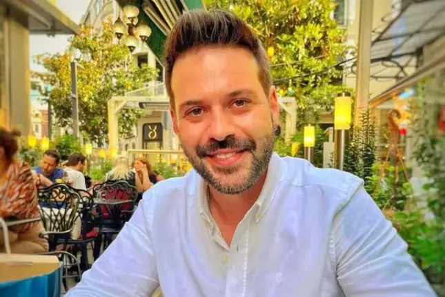 Kızılcık Şerbeti’nin yıldız oyuncusu Murat Tavlı, Bitlis 2. Kitap Fuarı’nda yetimhane anısını anlattı