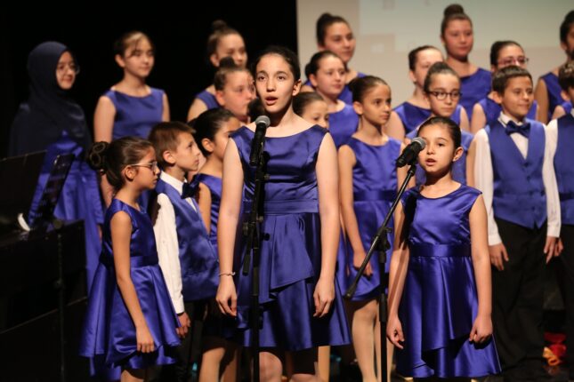 ÇOCUK VE GENÇLİK KOROLARI PERFORMANSLARIYLA ALKIŞ ALDI