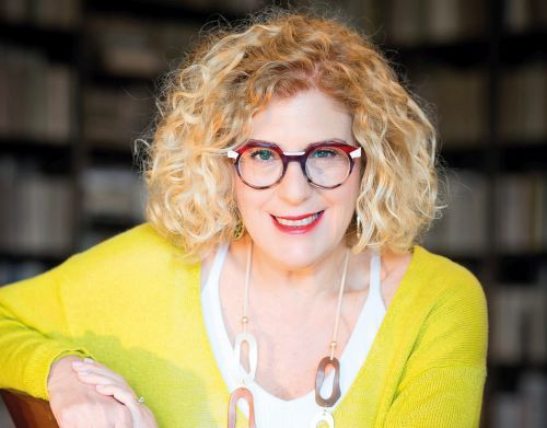 DENİZ YÜCE BAŞARIR’IN “ELİM KALEM DE TUTAR KADEH DE” PODCAST’İ, SEZEN ÜNLÜÖNEN ve SİNEM SAL’IN KONUK OLDUĞU İKİ YENİ BÖLÜMLE DEVAM EDİYOR