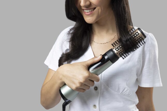 Deniz ve güneşten yıpranan saçlar  Remington’a emanet