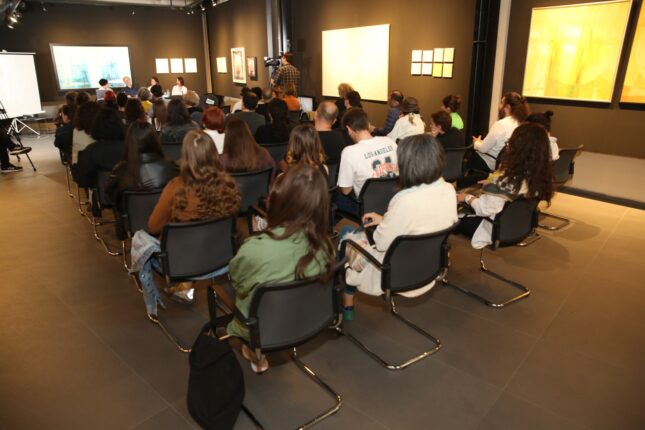 FARKLI İKİ ANLAYIŞI BULUŞTURAN SERGİYİ ANLATTILAR