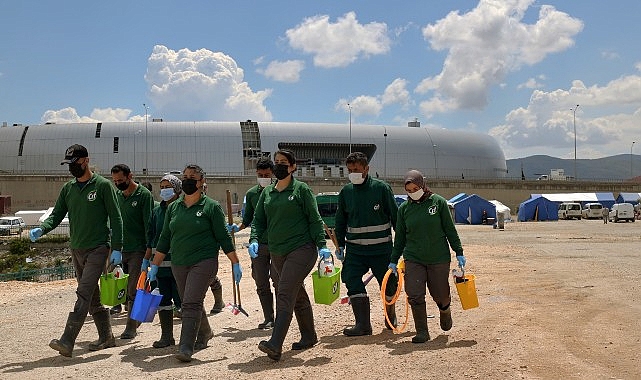 Cif, 55 çadır kentte yaşam alanlarının temizliği için çalışıyor