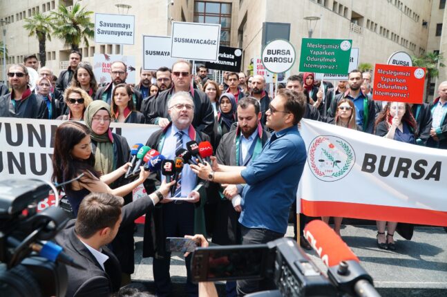 Saldırının hedefinde, doğrudan avukatlık mesleğini ve vatandaşın hak arama özgürlüğü var