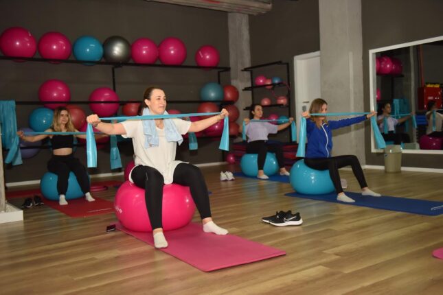 YILDIRIM’DA KADIN SPOR MERKEZLERİNE YOĞUN İLGİ