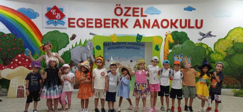 Şapkalarını konuşturdular