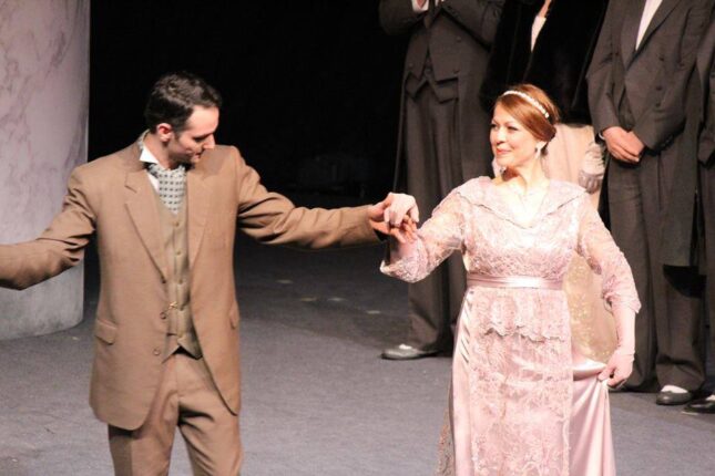 “Sahnenin Tozunu Almadan Yaşıyorum Diyemezsin!”