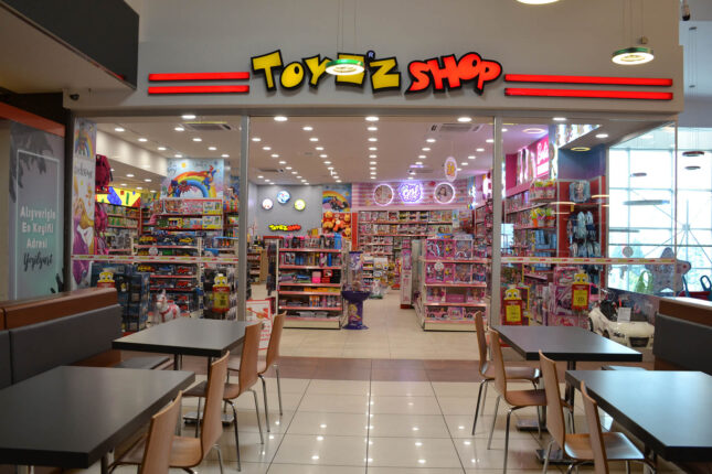 Toyzz Shop çocukları yaz boyunca açık havaya davet ediyor!  Yazın tadı açık havada çıkar