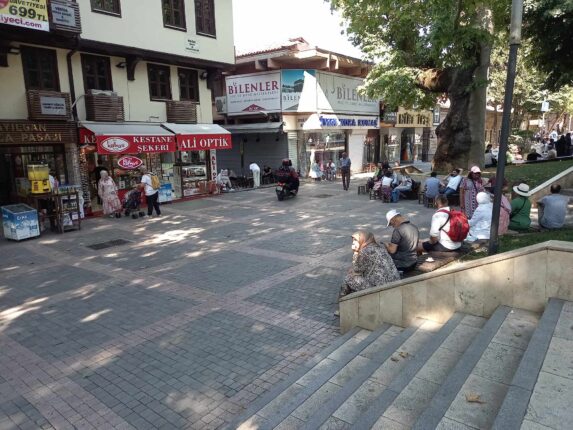 Bayram Bile Tacizi Durduramadı!