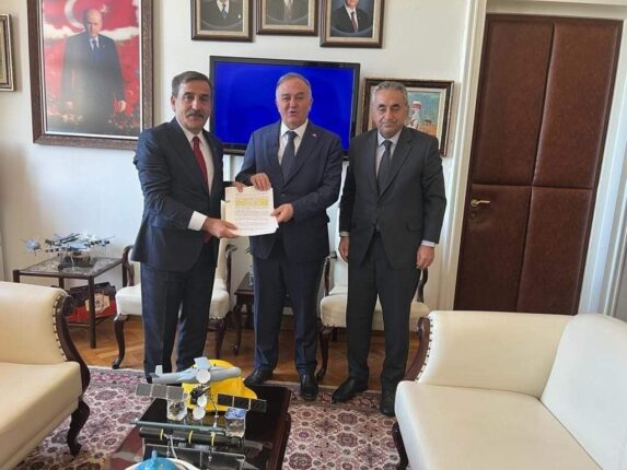 TÜRKİYE KAMUSEN; “MEMUR MAAŞ ARTIŞLARI İLE İLGİLİ GİRİŞİMLERİMİZ TBMM’DE SÜRÜYOR”