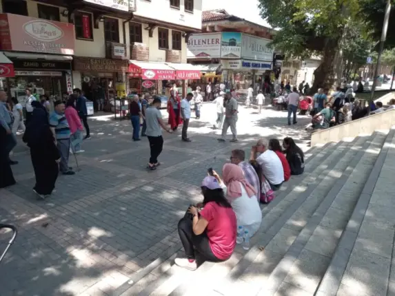 Avludaki Çakma Bank ve Taciz Olayında Zabıta Baskının Arkasında “Çekmecede Unutulan Cezalar mı” Var!