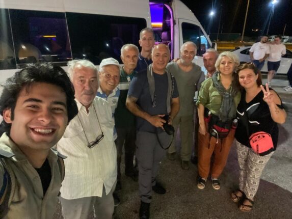 YETER ARTIK BU BARBARLIĞA, HAKSIZ HUKUKSUZ İŞGALE VE SOYGUNA SON VERİN.