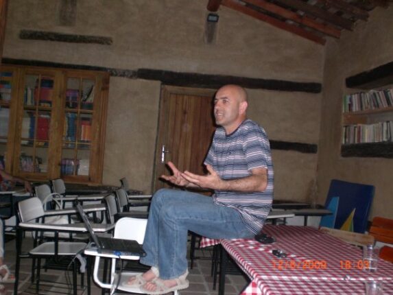 FELSEFE TARİHİNDE YENİ BAŞLAYANLAR ve GENÇLER İÇİN UFUK AÇICI YOLCULUK, YILMAZ MURAT BİLİCAN’IN “BABAMIN DEFTERLERİ 2” KİTABI ile DEVAM EDİYOR!