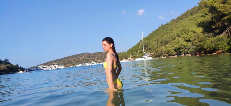 Yeşil Kasaba& Mor Narpın Bodrum çıkartması!