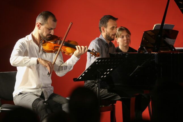 MEM’de SUNA KAN ANISINA KONSER