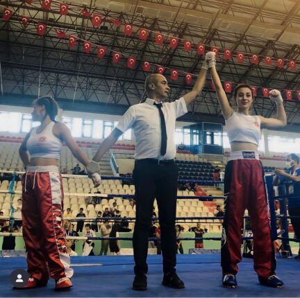 ROZZİN ABİYE DEFİLESİNDE TEHLİKELİ BAŞMANKEN