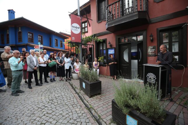 “TÜKENMEZ UMUT MAVİSİ” SERGİSİ FOTOĞRAF MÜZESİ’NDE AÇILDI