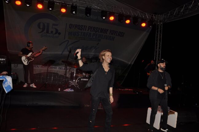 Zabıta Memurları ile Halay Çekti