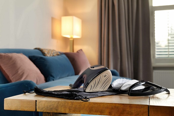 “Hem bavuluma sığsın, hem de kırışmasın” diyenlere  Tatile giderken ütünüzü unutmayın!