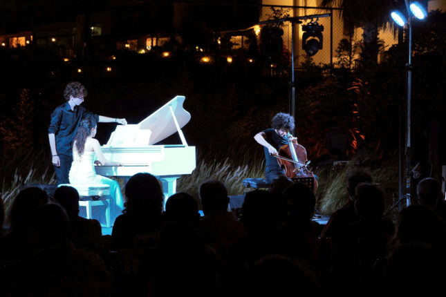 Aliyev & Ülbegi ikilisi Bodrum’da izleyici karşısına çıktı