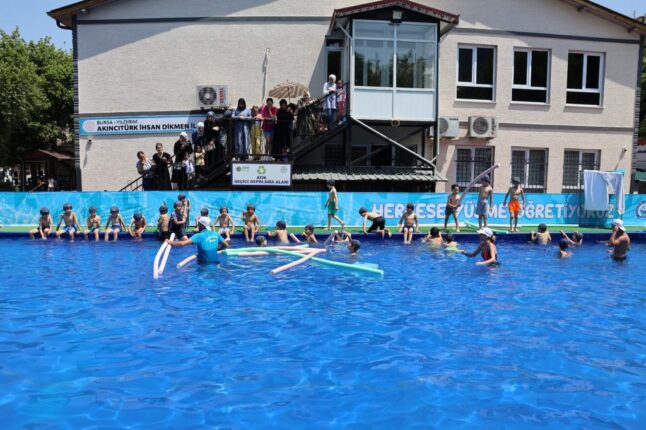 YILDIRIM’DA YÜZME BİLMEYEN KALMAYACAK