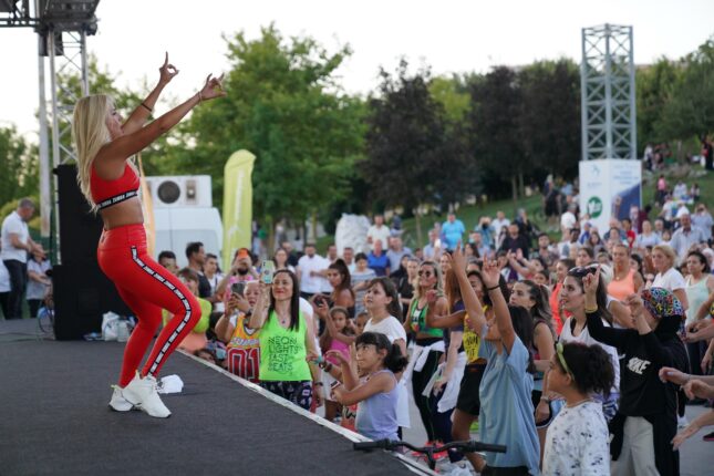 YAŞAM VADİSİ’NDE ZUMBA ŞENLİĞİ