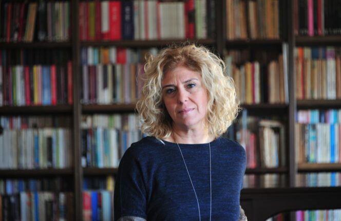 DENİZ YÜCE BAŞARIR EDEBİYAT TARİHİNİN ÖNEMLİ MEKÂNLARINI ELE ALDIĞI KÖŞESİNDE, CHARLESTON ÇİFTLİĞİNE YAPTIĞI SEYAHATİ ANLATIYOR!