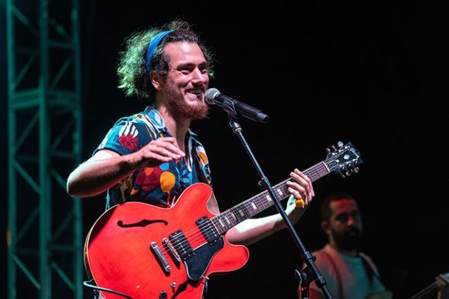 “Müziğin Ruhunu Keşfetmek: Evrencan Gündüz Konserlerine Davetlisiniz”