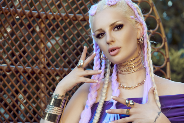 GÖKÇE KIRGIZ TANER’DEN 2023 YAZINA YENİ HİT : “MELANKOLİ”