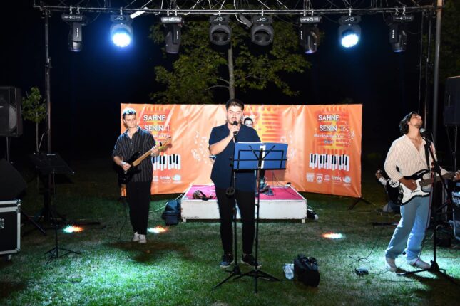 İZNİK’TE SAHNE GENÇLERİN