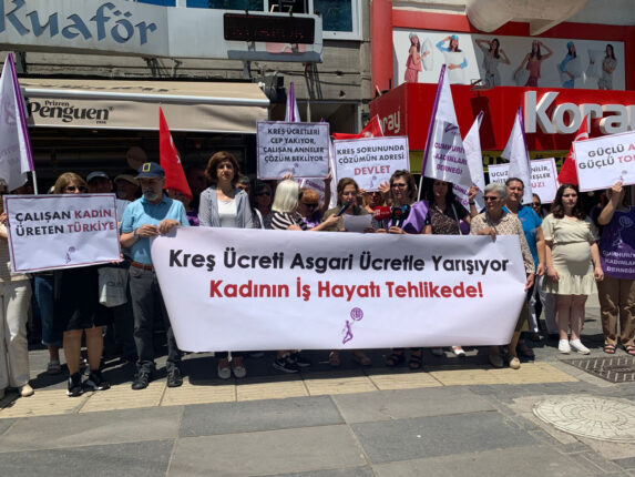 Kreş Ücreti Asgari Ücretle Yarışıyor. Kadının İş Hayatı Tehlikede!