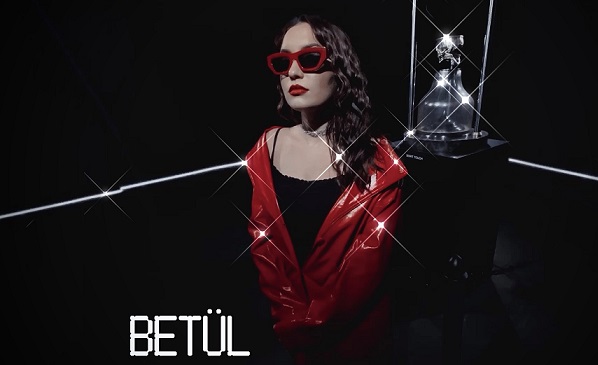 BETÜL “GİR DÜZENE“ DİYOR!