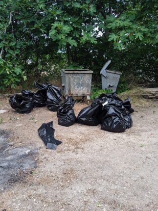 Çekirge’de Toplanmadığı İçin Tepeciğe Dönen Çöpler Şafak Operasyonuyla Artık Tertemiz!
