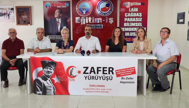 Zafer Bayramı’nın 101. yılında Bursa’da Zafer Yürüyüşü