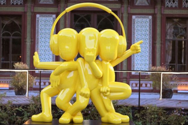 ERDİL YAŞAROĞLU’NUN HAYATA NEŞE KATAN HEYKELLERİ MAXIMUM UNIQ AÇIKHAVA’DA