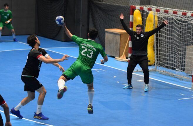 NİLÜFERLİ HENTBOLCULAR LİGE HAZIR