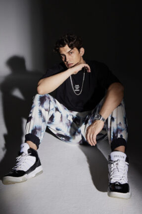 NORM ENDER’DEN YİNE ÇOK KONUŞULACAK BİR TEKLİ !  ‘KONUŞUN KONUŞUN’