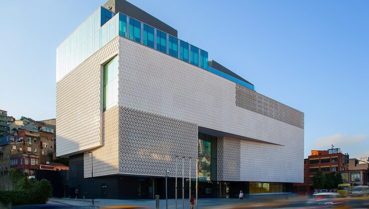 CENGİZ ÇEKİL, EVA KOŤÁTKOVÁ, ELINA BROTHERUS, SARKİS ve NURİ KUZUCAN’IN SERGİLERİ, ARTER’DE DEVAM EDİYOR!