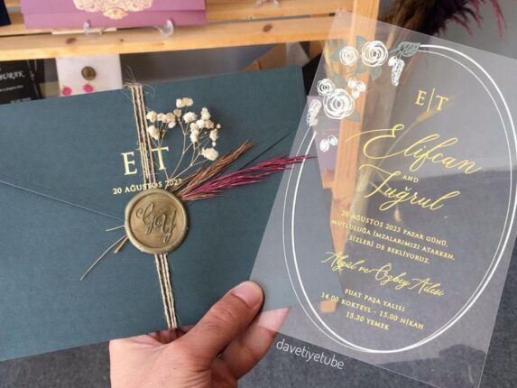 Mühürlü davetiyeleri evlenecek çiftler çok sevdi