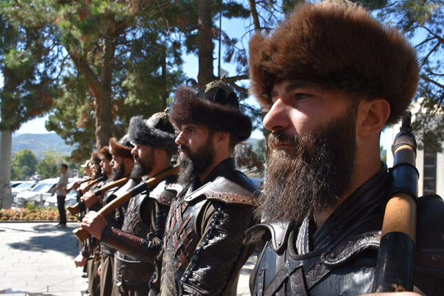 Ne yaparlarsa yapsınlar, Türk milletinin kutlu yürüyüşünü durduramayacaklardır.