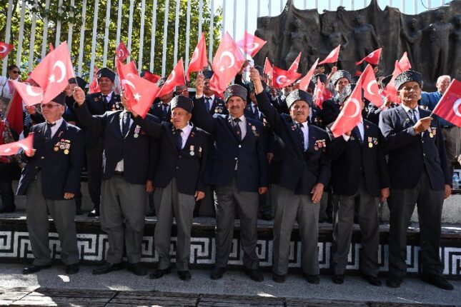 BURSA’NIN BİR KURTULUŞ ANITI NEDEN YOK?