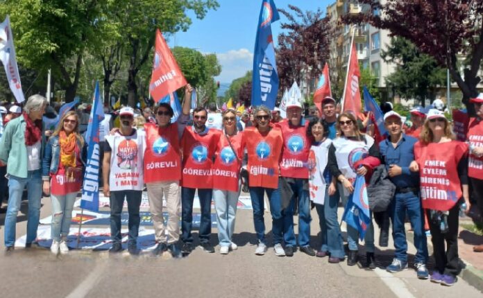 Eğitim İş Bursa; SESİMİZİ GİDEREK YÜKSELTECEĞİZ: BARINAMIYORUZ, GEÇİNEMİYORUZ, YAŞAYAMIYORUZ!