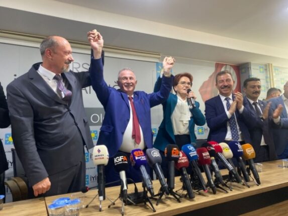 Akşener’den Bursa’da Gövde Gösterisi!