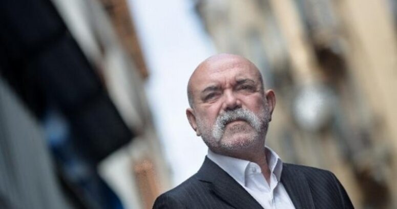 D&R, Ercan Kesal’ı sevenleriyle Urla’da buluşturdu  Yalnız olmadığımı anlamak için yazıyorum