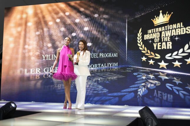 Güler Gür Ödüllere Doyasıya Devam Ediyor